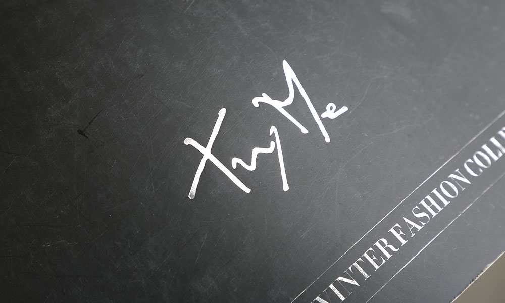 服裝宣傳冊設(shè)計