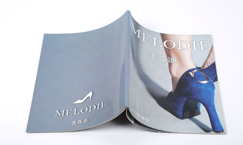 鞋業(yè)品牌畫冊設(shè)計